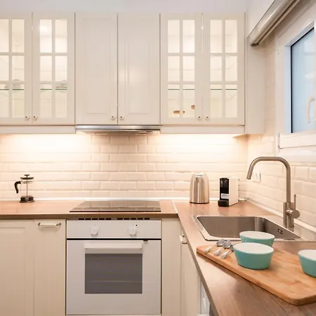 A Place 4u No15 - Peaceful Garden Hideaway Studio Apartment Athens